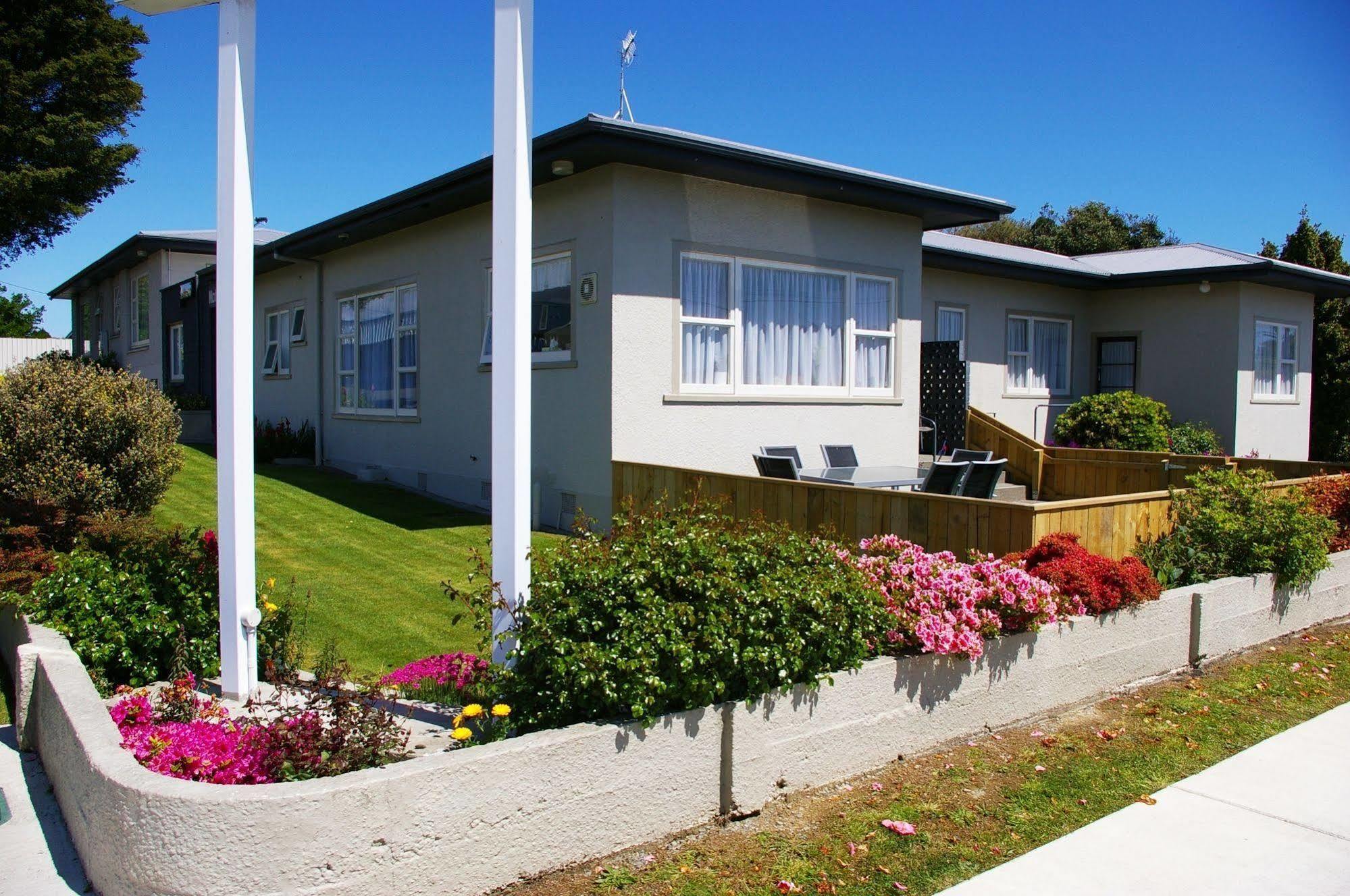 Totara Lodge Motel Левин Екстериор снимка