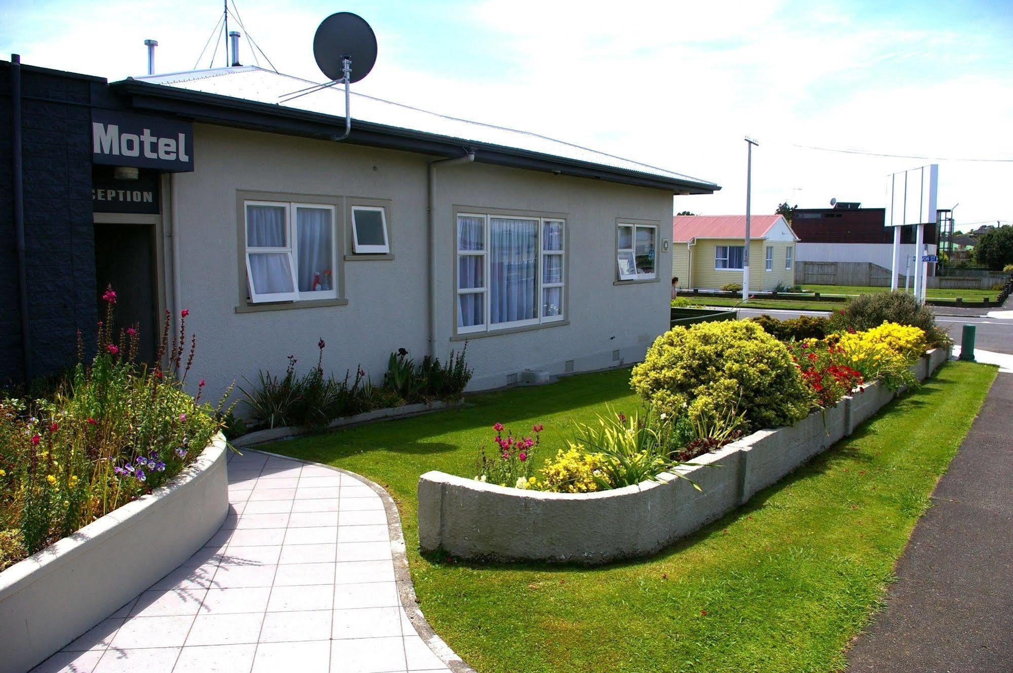 Totara Lodge Motel Левин Екстериор снимка