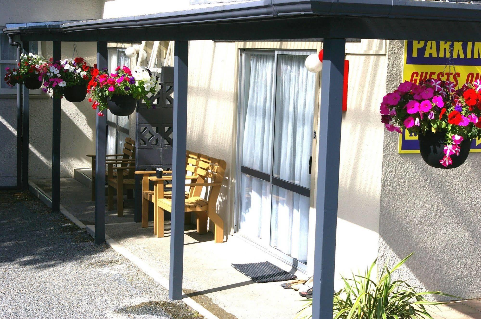Totara Lodge Motel Левин Екстериор снимка