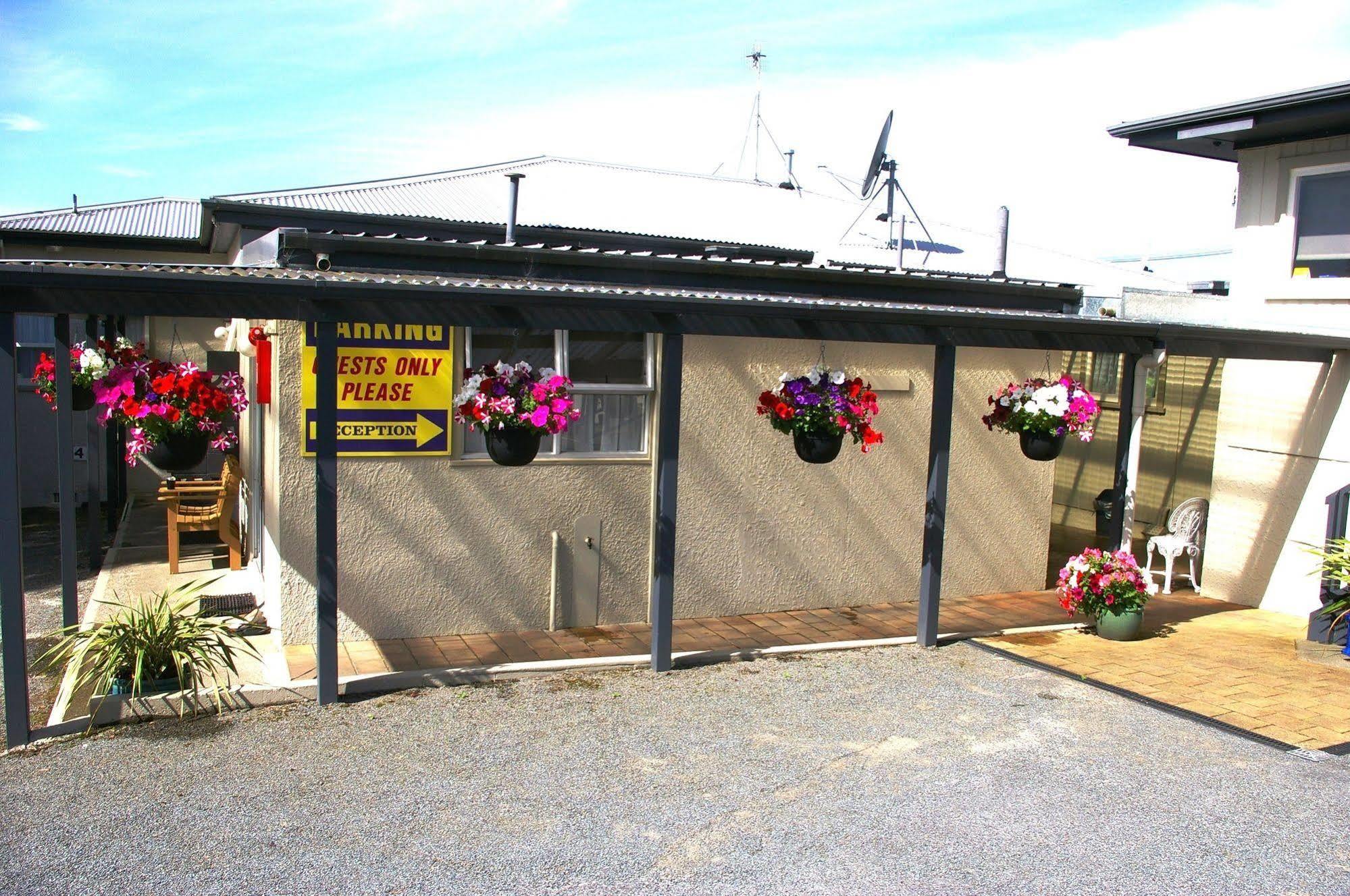 Totara Lodge Motel Левин Екстериор снимка