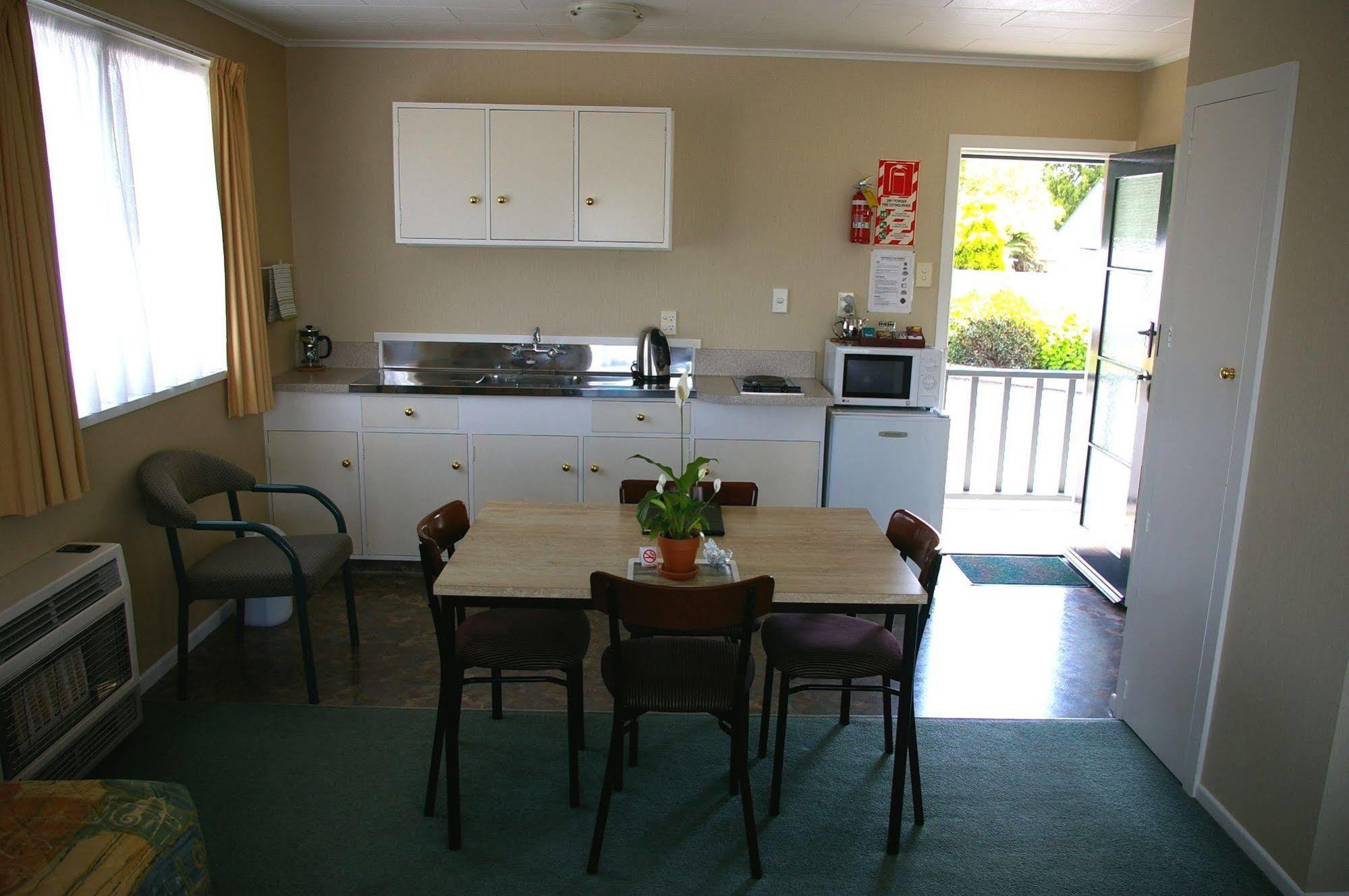 Totara Lodge Motel Левин Екстериор снимка
